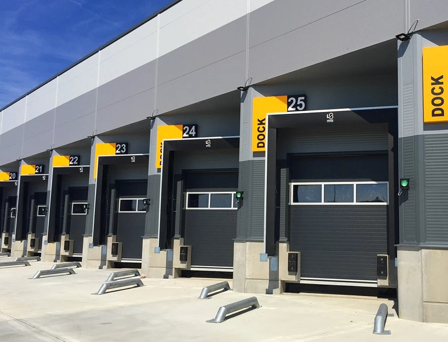 Mengapa Perawatan Berkala Maintenance Penting Untuk Sistem Pintu Industri Dan